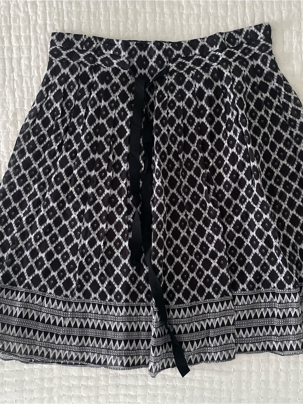 BCBG Max Azria Black and White Cotton and Silk Geo Print Skirt